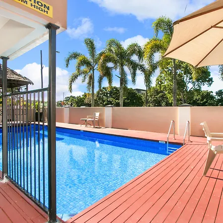 Cairns City Palms-2